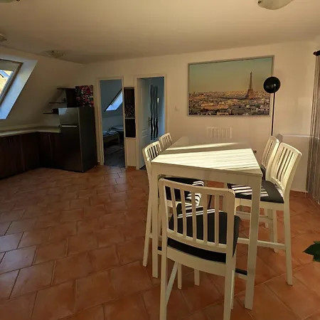 B57 Loft Apartment *